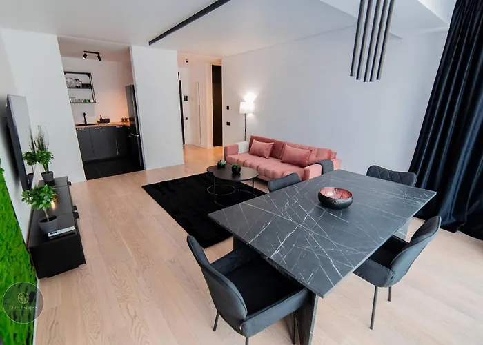 Modern 1-bedroom With Balcony Near Promenada Mall *