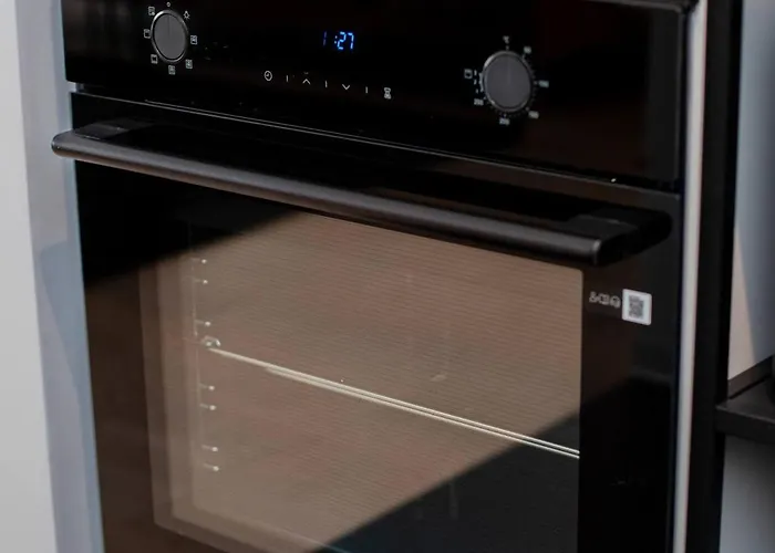 Lejlighed Modern 1-bedroom With Balcony Near Promenada Mall *