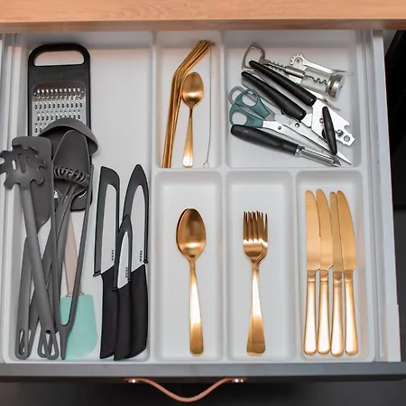 Appartement Modern 1-bedroom With Balcony Near Promenada Mall *