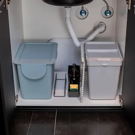 Modern 1-bedroom With Balcony Near Promenada Mall *