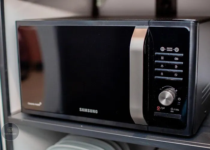 Modern 1-bedroom With Balcony Near Promenada Mall Апартаменти